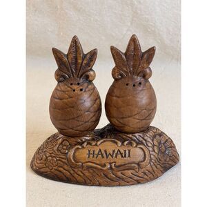 Vintage Hawaii Treasure Craft Ceramic Pineapple Salt Pepper Shakers Tiki Flowers